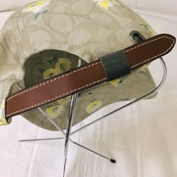 Coach Daisy Print Baseball Cap NWOT - Picture 2 of 5